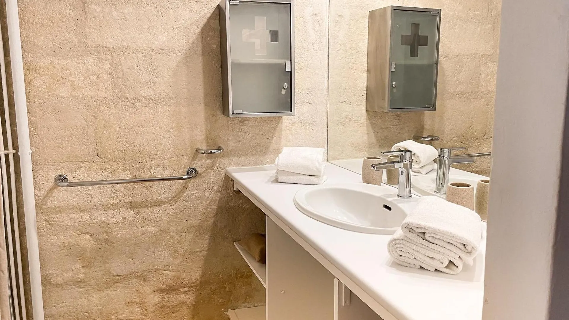 Les Appartements Du Clocher Avignon Apartment